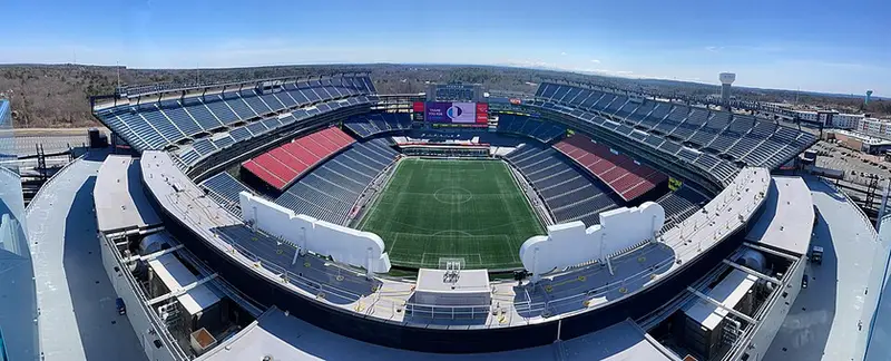 Gillette Stadium 場內全景俯瞰，看台與球場草坪一覽（Foxborough）