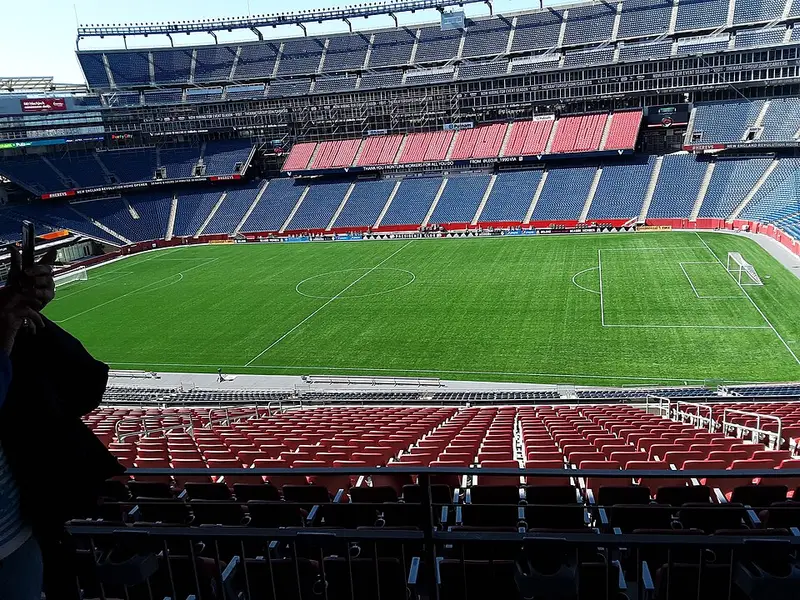 從 Patriot Place Lighthouse 俯瞰吉列體育場全景（Gillette Stadium panorama）