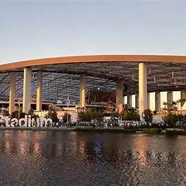 2026 世界盃洛杉磯場館 SoFi Stadium（Los Angeles Stadium）與 Hollywood Park 園區外觀